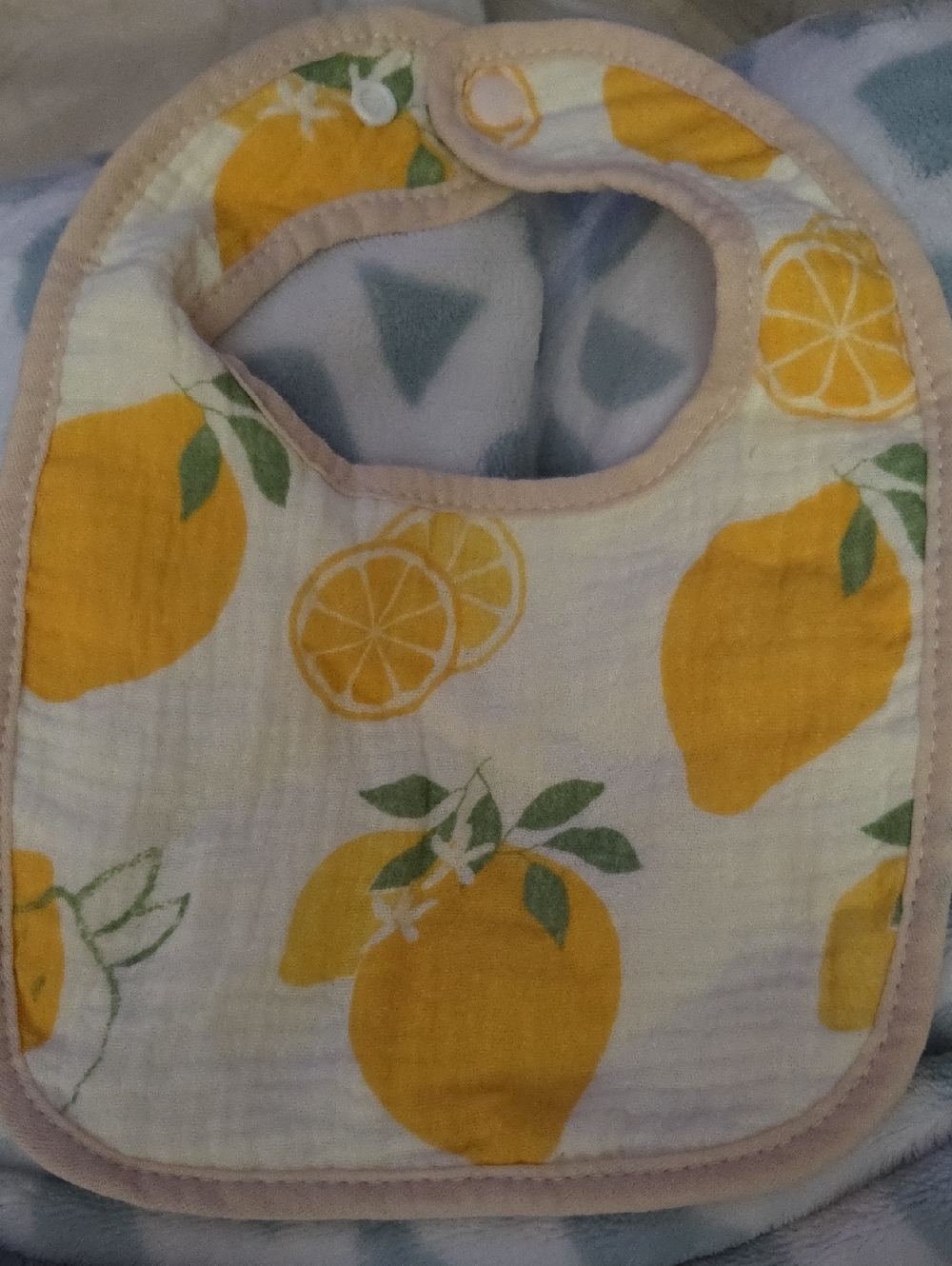 Bib Yellow Lemon Print Baby Bib - Unbranded NWOT